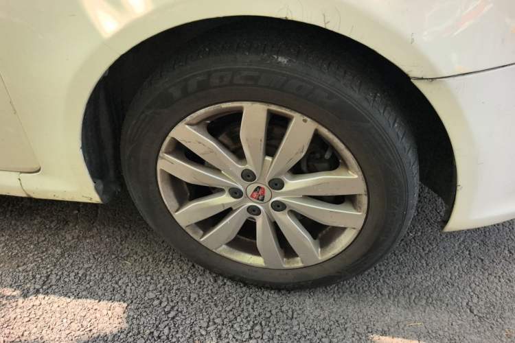 Used Roewe 350 2014 1.5L Automatic Xunda Edition Right Front Wheel Hub