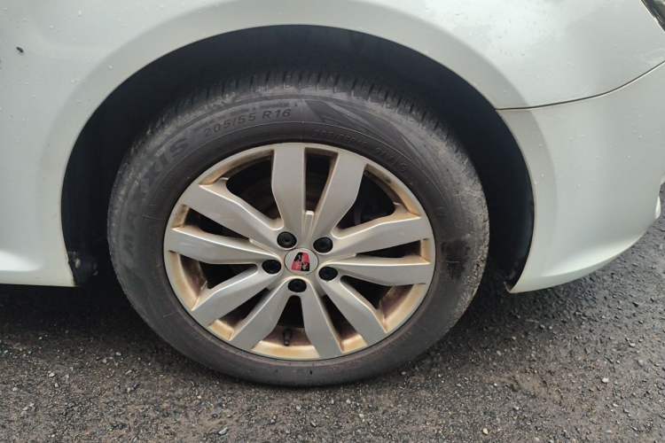 Used Roewe 350 2014 1.5L Manual Xunchi Edition Right Front Wheel Hub