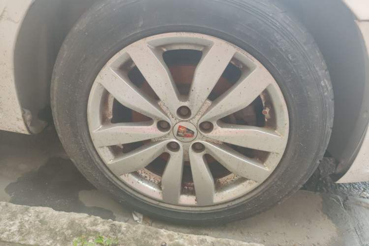 Used Roewe 350 2014 1.5L Automatic Xunyue Version Right Front Wheel Hub