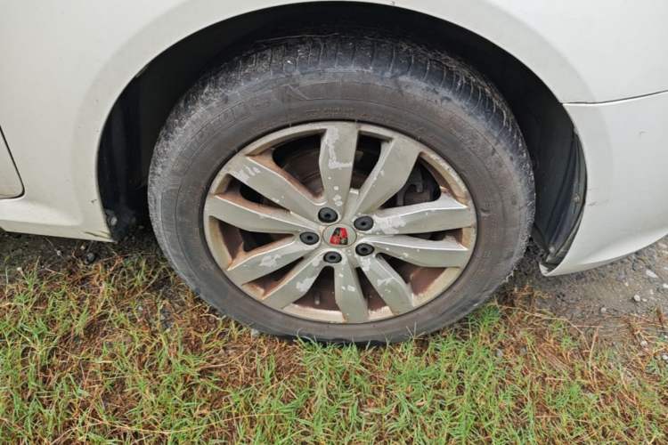 Used Roewe 350 2014 1.5L Automatic Xunda Edition Right Front Wheel Hub