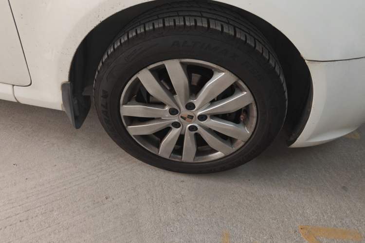 Used Roewe 350 2014 1.5L Automatic Xunda Edition Right Front Wheel Hub