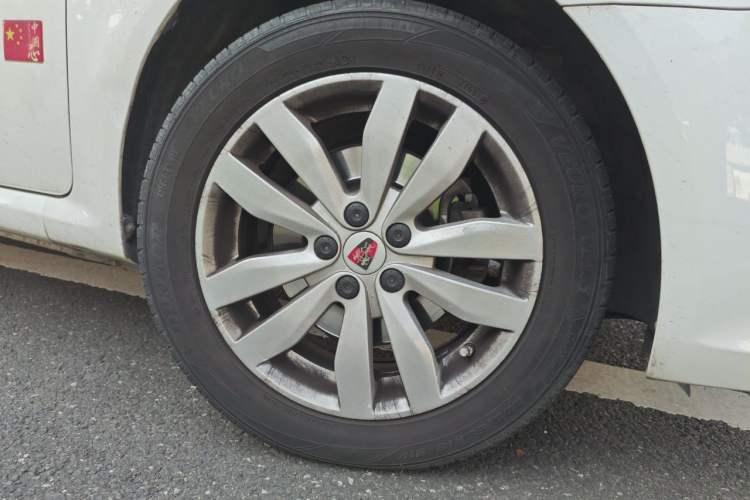 Used Roewe 350 2014 1.5L Manual Swift Edition Right Front Wheel Hub