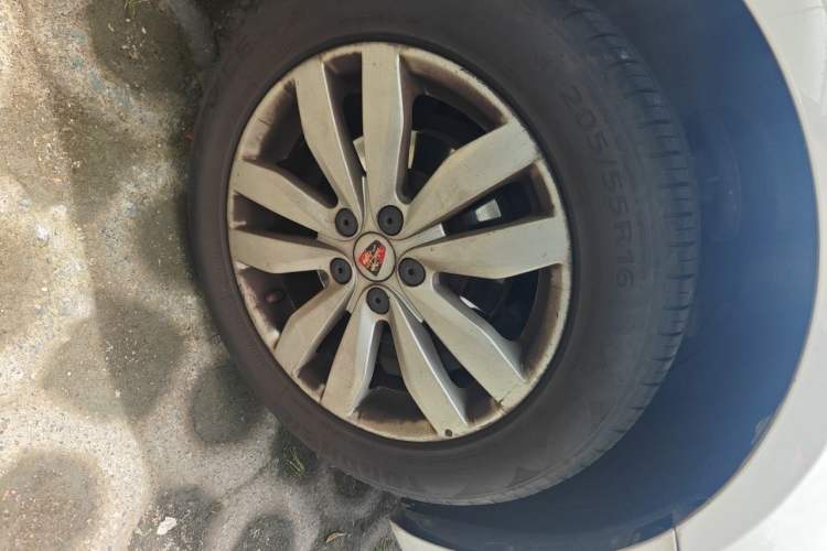 Used Roewe 350 2014 1.5L Manual Swift Edition Right Front Wheel Hub