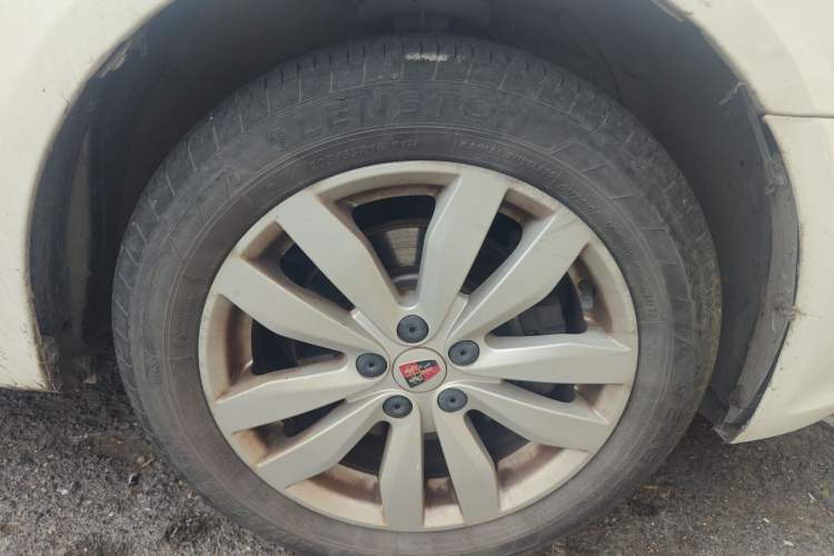 Used Roewe 350 2014 1.5L Automatic Xunyue Version Right Front Wheel Hub