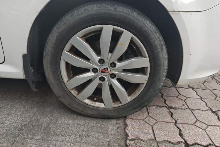 Used Roewe 350 2014 1.5L Manual Xunchi Edition Right Front Wheel Hub
