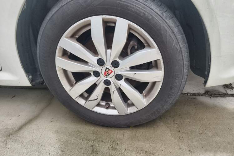 Used Roewe 350 2014 1.5L Automatic Xunda Edition Right Front Wheel Hub