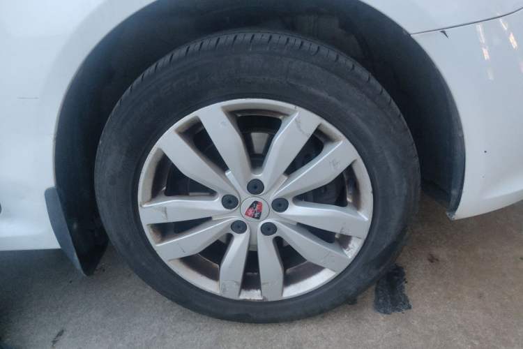 Used Roewe 350 2014 1.5L Manual Xunchi Edition Right Front Wheel Hub