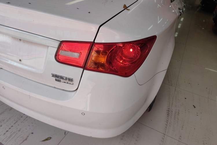 Used Roewe 350 2014 1.5L Automatic Xunyue Version Right Rear Taillight