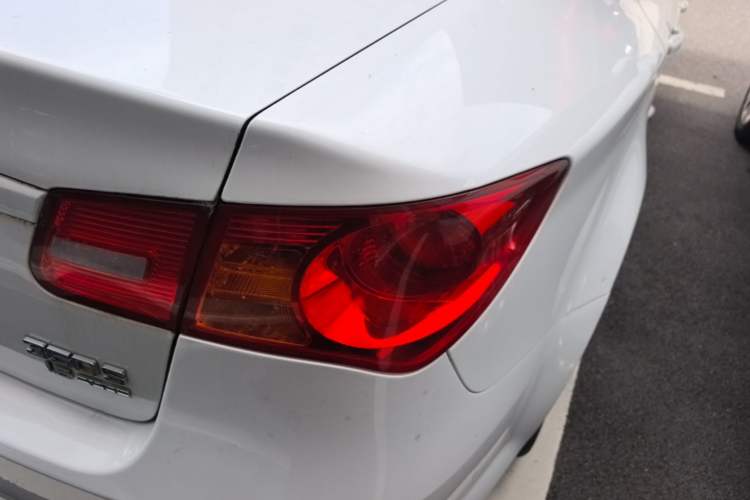 Used Roewe 350 2014 1.5L Automatic Xunda Edition Right Rear Taillight
