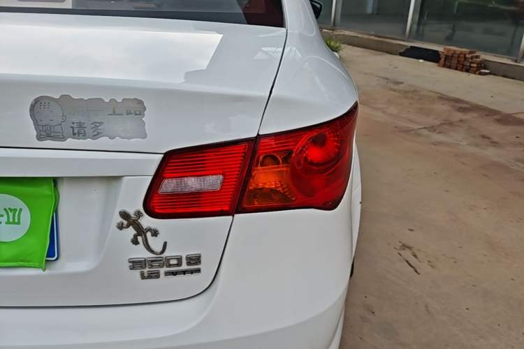 Used Roewe 350 2014 1.5L Automatic Xunda Edition Right Rear Taillight