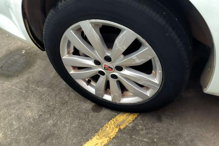 Used Roewe 350 2014 1.5L Automatic Xunyue Version Right Rear Wheel Hub
