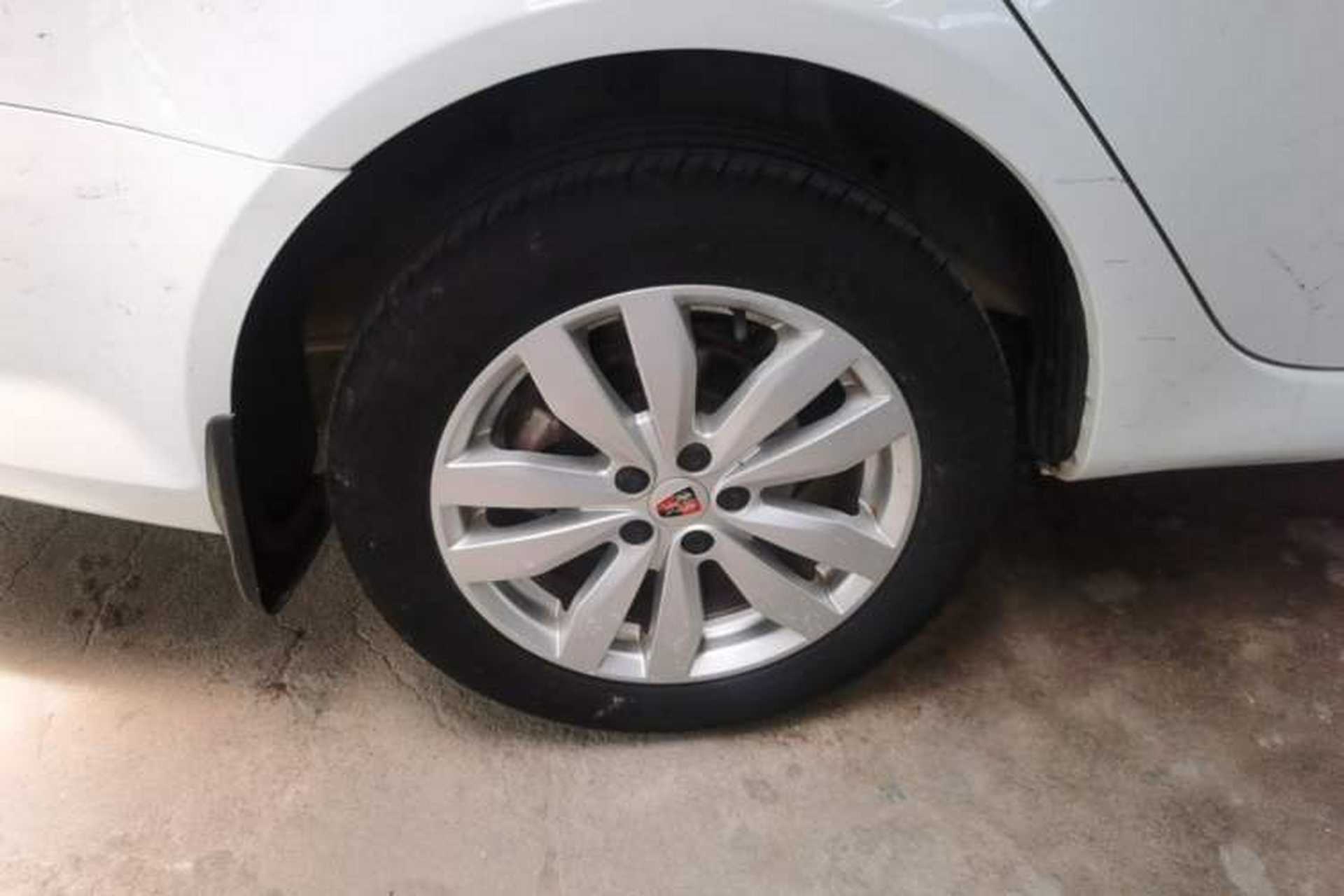 Used Roewe 350 2014 1.5L Automatic Xunyue Version Right Rear Wheel Hub