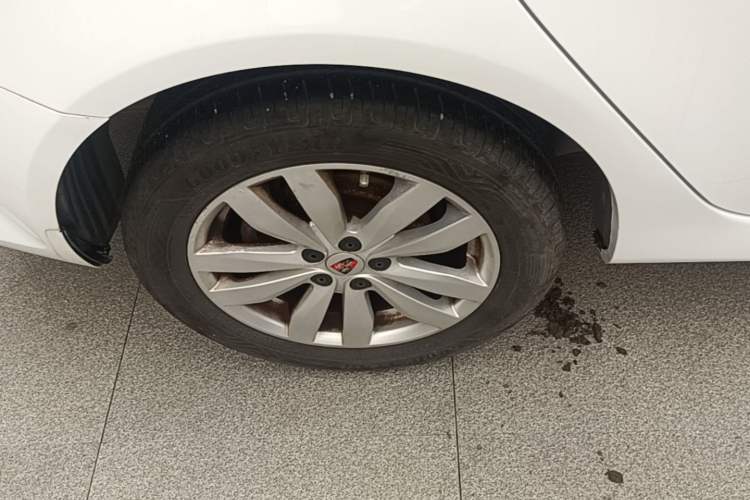 Used Roewe 350 2014 1.5L Automatic Xunyue Version Right Rear Wheel Hub