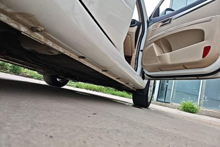 Used Roewe 350 2014 1.5L Automatic Xunda Edition Right Side Sill