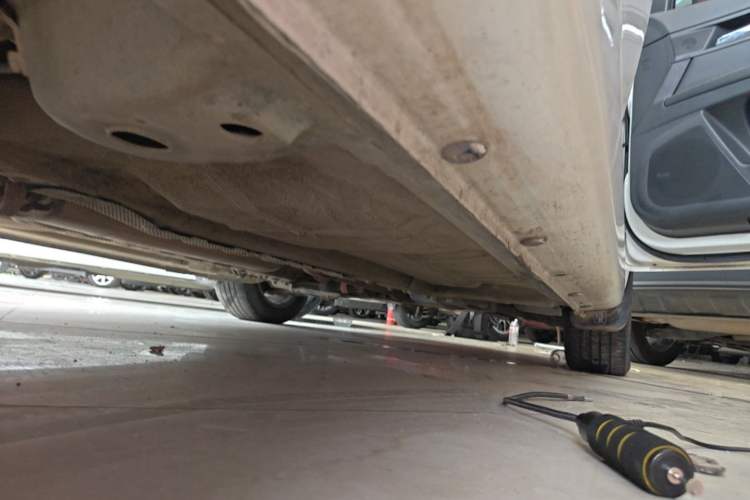 Used Roewe 350 2014 1.5L Manual Swift Edition Right Side Sill
