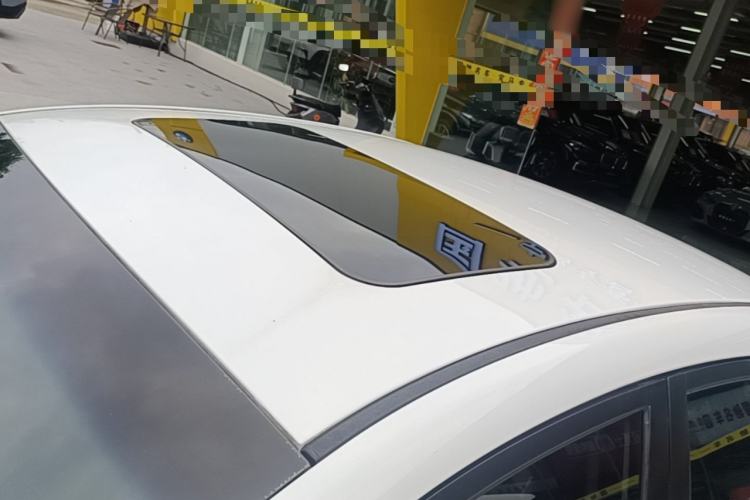 Used Roewe 350 2014 1.5L Automatic Xunyue Version Roof