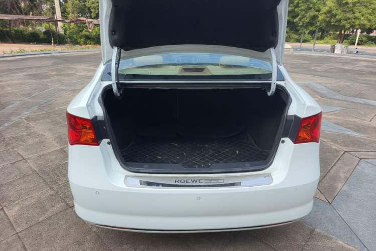 Used Roewe 350 2014 1.5L Automatic Xunyue Version Trunk