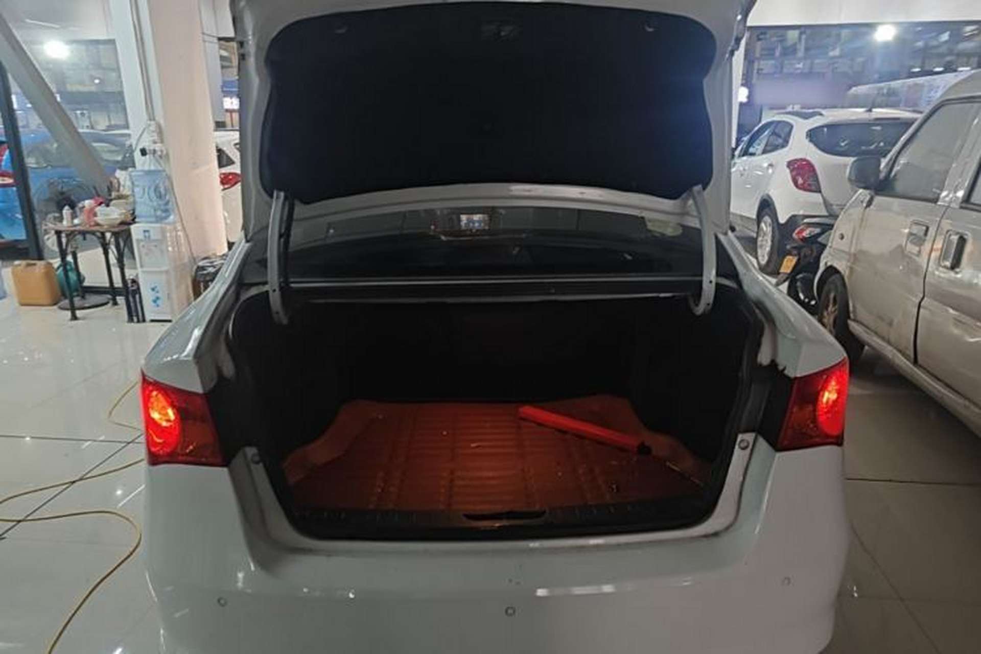 Used Roewe 350 2014 1.5L Automatic Xunyue Version Trunk