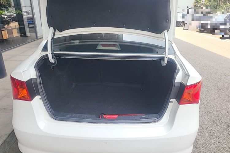Used Roewe 350 2014 1.5L Automatic Xunyue Version Trunk