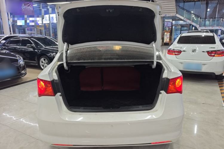 Used Roewe 350 2014 1.5L Manual Swift Edition Trunk