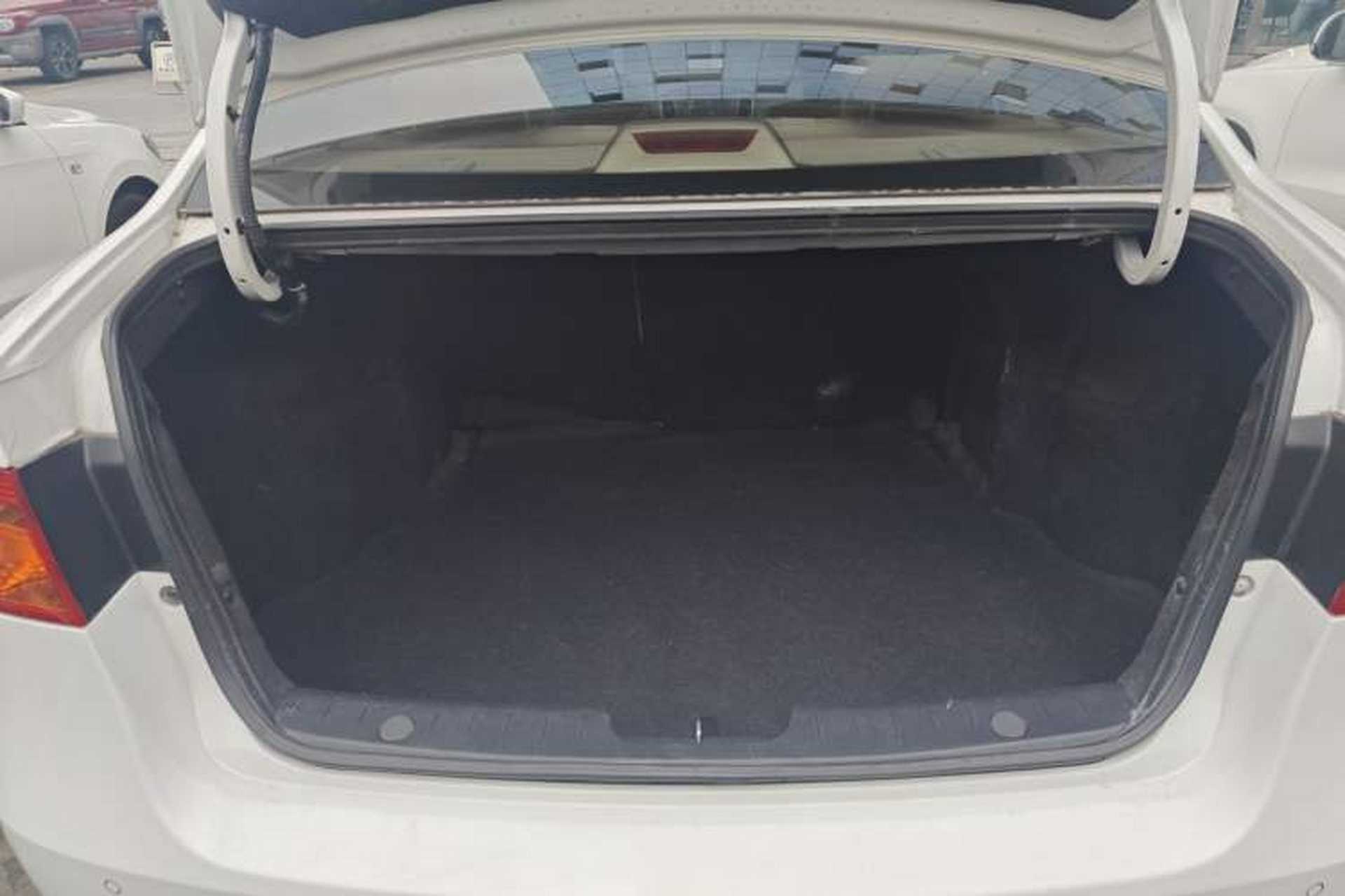 Used Roewe 350 2014 1.5L Automatic Xunyue Version Trunk