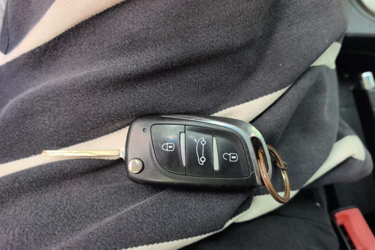 Used Roewe 350 2014 1.5L Automatic Xunda Edition Vehicle Key