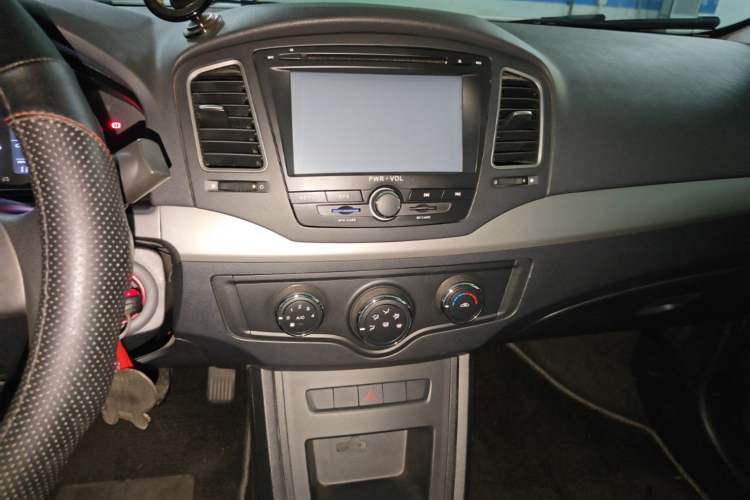 Used Roewe 350 2014 1.5L Manual Xunchi Edition Audio And AC Panel