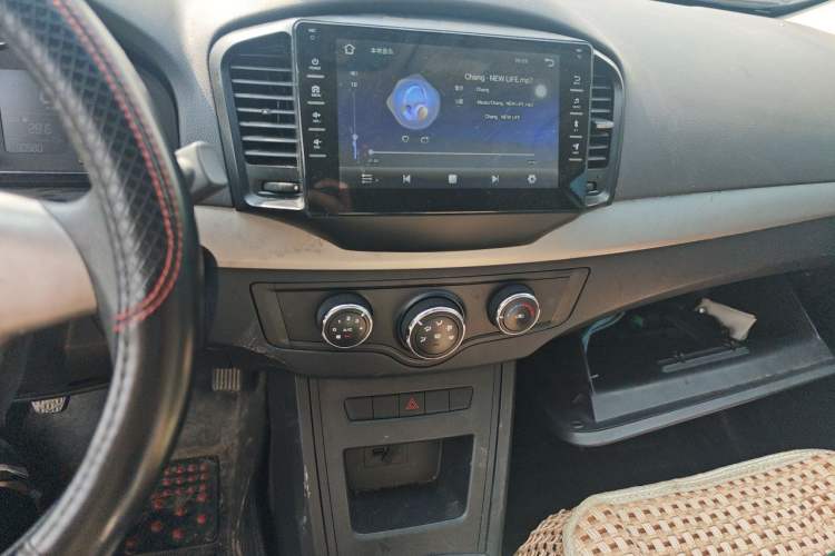 Used Roewe 350 2014 1.5L Manual Xunchi Edition Audio And AC Panel