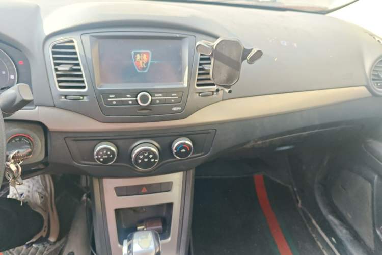 Used Roewe 350 2014 1.5L Automatic Xunyue Version Audio And AC Panel
