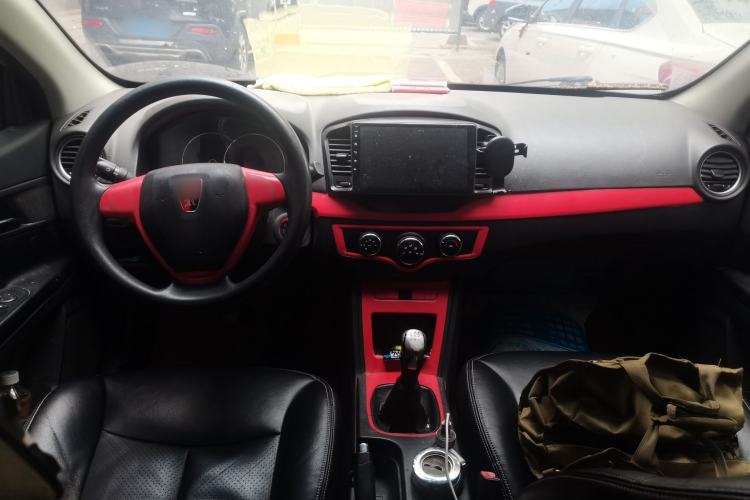 Used Roewe 350 2014 1.5L Manual Xunchi Edition Center Console
