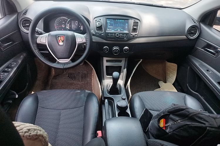 Used Roewe 350 2014 1.5L Manual Swift Edition Center Console