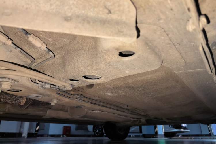 Used Roewe 350 2014 1.5L Automatic Xunda Edition Chassis Front Left