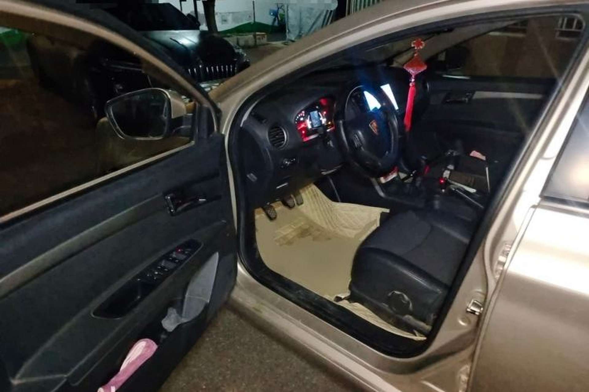 Used Roewe 350 2014 1.5L Manual Swift Edition Driver Seat