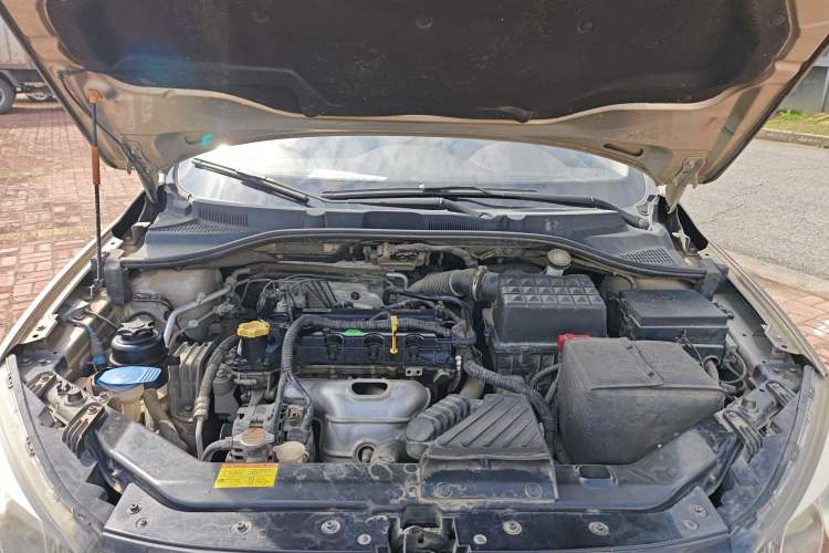 Used Roewe 350 2014 1.5L Manual Xunchi Edition Engine Bay