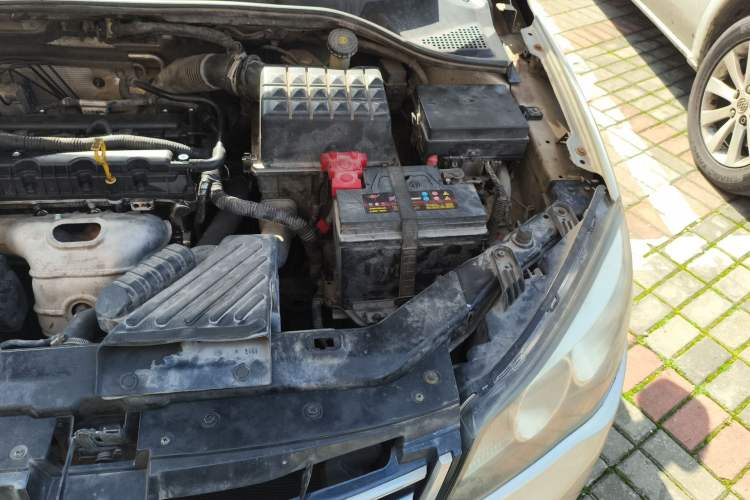 Used Roewe 350 2014 1.5L Automatic Xunyue Version Engine Bay Left