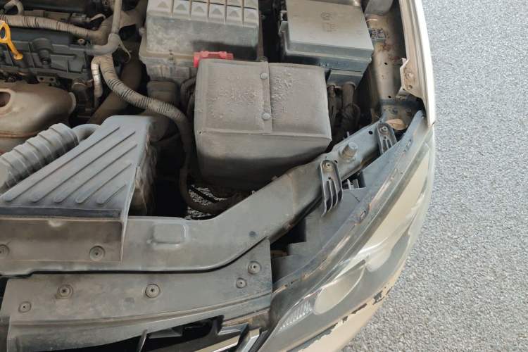 Used Roewe 350 2014 1.5L Manual Xunchi Edition Engine Bay Left