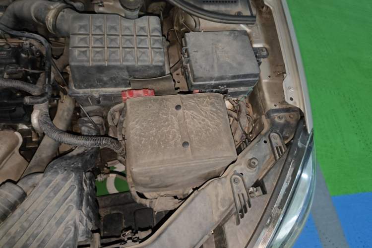 Used Roewe 350 2014 1.5L Manual Xunchi Edition Engine Bay Left