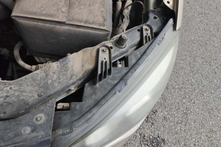 Used Roewe 350 2014 1.5L Automatic Xunyue Version Engine Bay Left