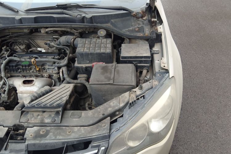 Used Roewe 350 2014 1.5L Manual Xunchi Edition Engine Bay Left