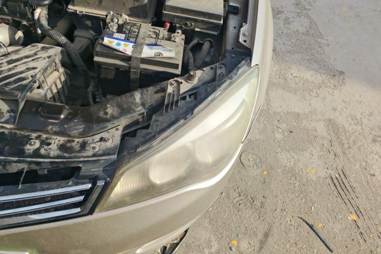 Used Roewe 350 2014 1.5L Automatic Xunyue Version Engine Bay Left