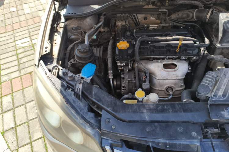 Used Roewe 350 2014 1.5L Automatic Xunyue Version Engine Bay Right