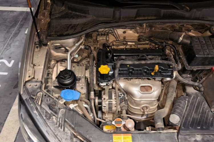 Used Roewe 350 2014 1.5L Automatic Xunda Edition Engine Bay Right