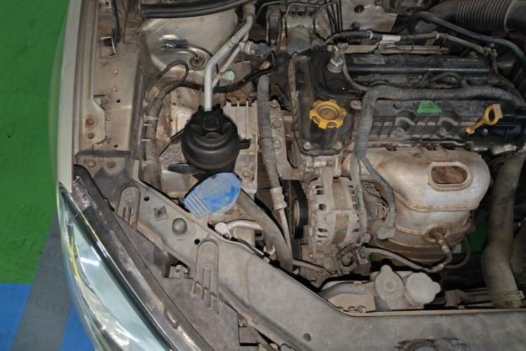 Used Roewe 350 2014 1.5L Manual Xunchi Edition Engine Bay Right