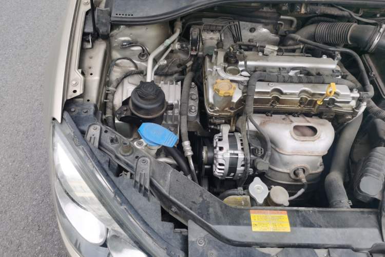Used Roewe 350 2014 1.5L Automatic Xunyue Version Engine Bay Right