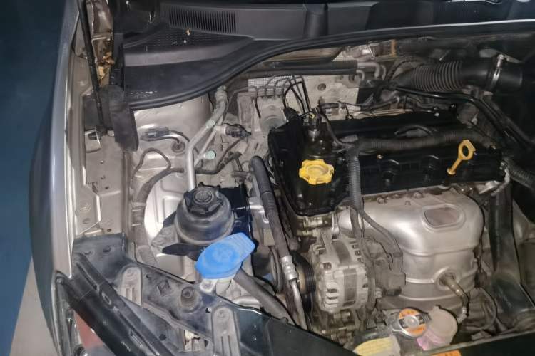 Used Roewe 350 2014 1.5L Automatic Xunyue Version Engine Bay Right