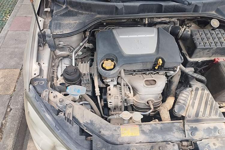 Used Roewe 350 2014 1.5L Manual Swift Edition Engine Bay Right