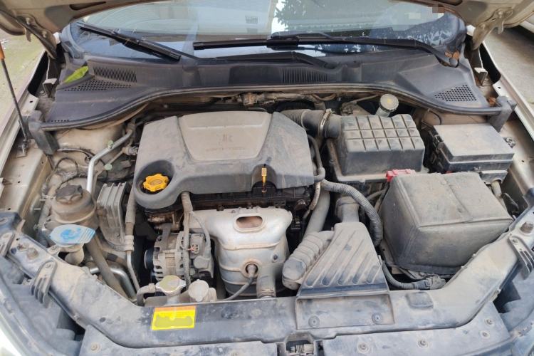 Used Roewe 350 2014 1.5L Manual Swift Edition Engine Bay