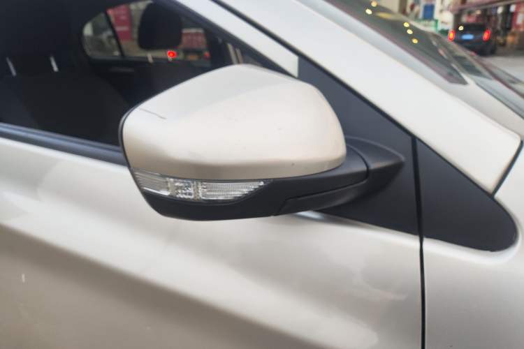 Used Roewe 350 2014 1.5L Automatic Xunda Edition Exterior 14