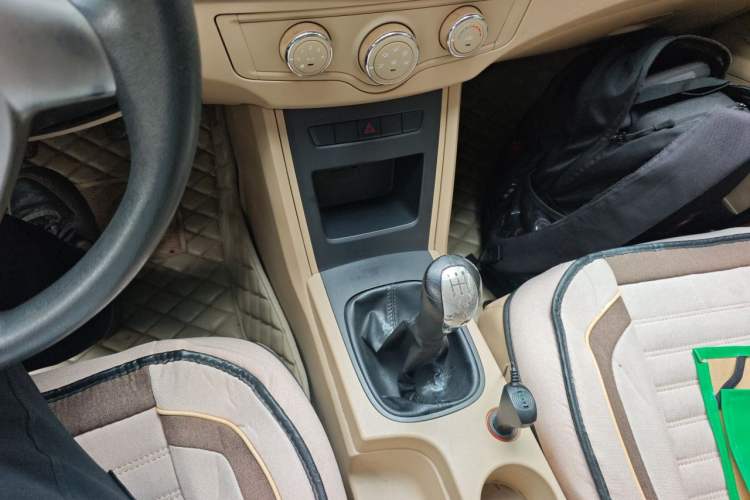 Used Roewe 350 2014 1.5L Manual Xunchi Edition Gear Lever