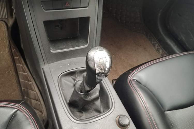 Used Roewe 350 2014 1.5L Manual Xunchi Edition Gear Lever